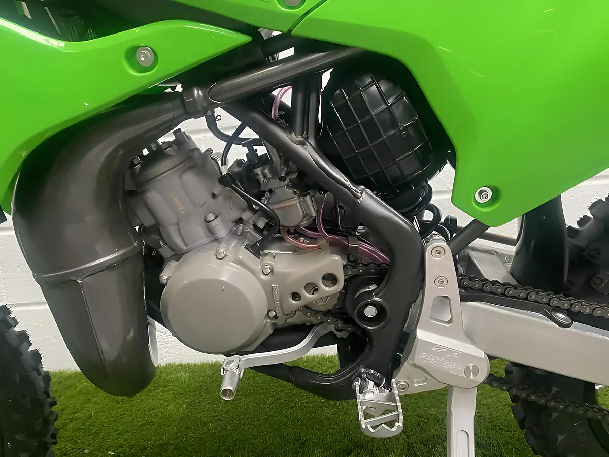 Used 2025 Kawasaki KX112 Green - Interior and Exterior details 18