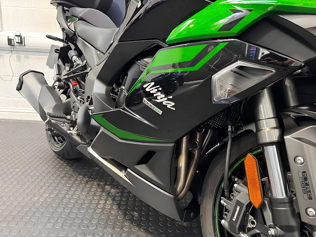 Used 2025 Kawasaki Ninja 1000SX - Interior and Exterior details 10