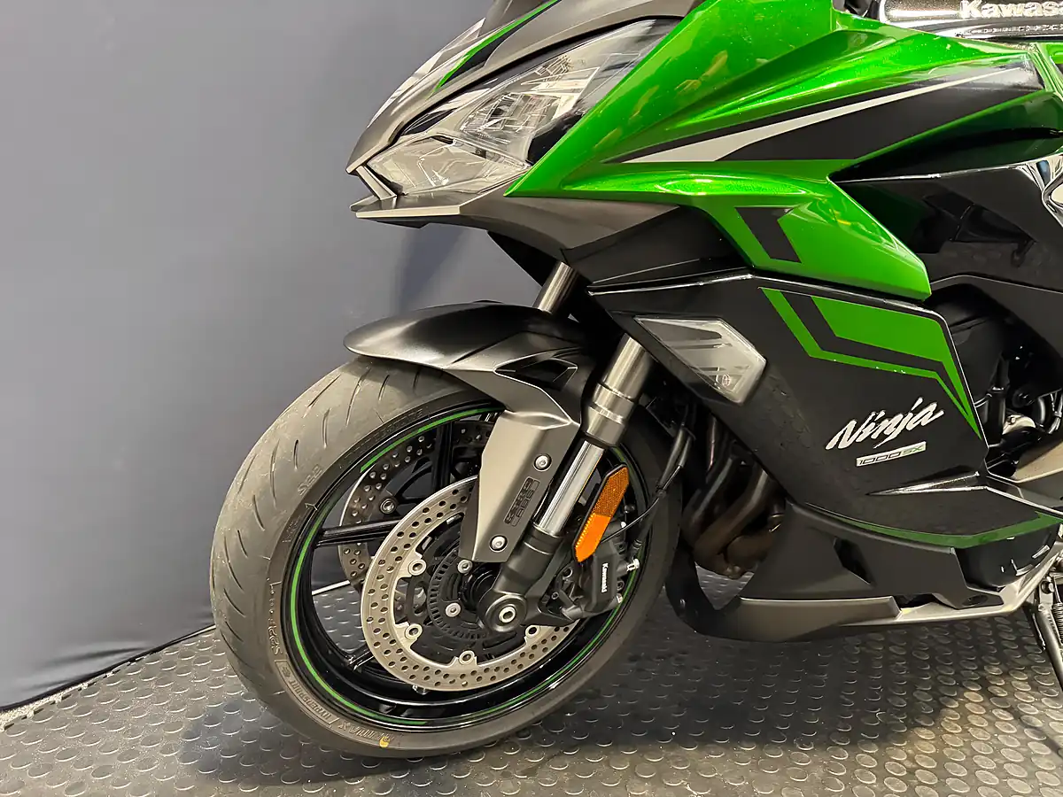 Used 2025 Kawasaki Ninja 1000SX - Interior and Exterior details 16