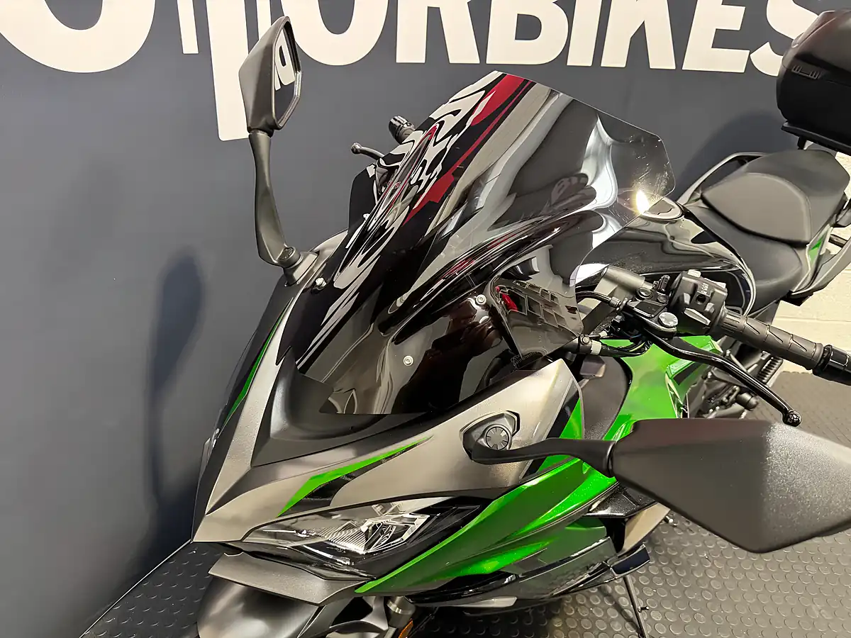 Used 2025 Kawasaki Ninja 1000SX - Interior and Exterior details 17