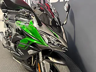 Used 2025 Kawasaki Ninja 1000SX - Interior and Exterior details 7