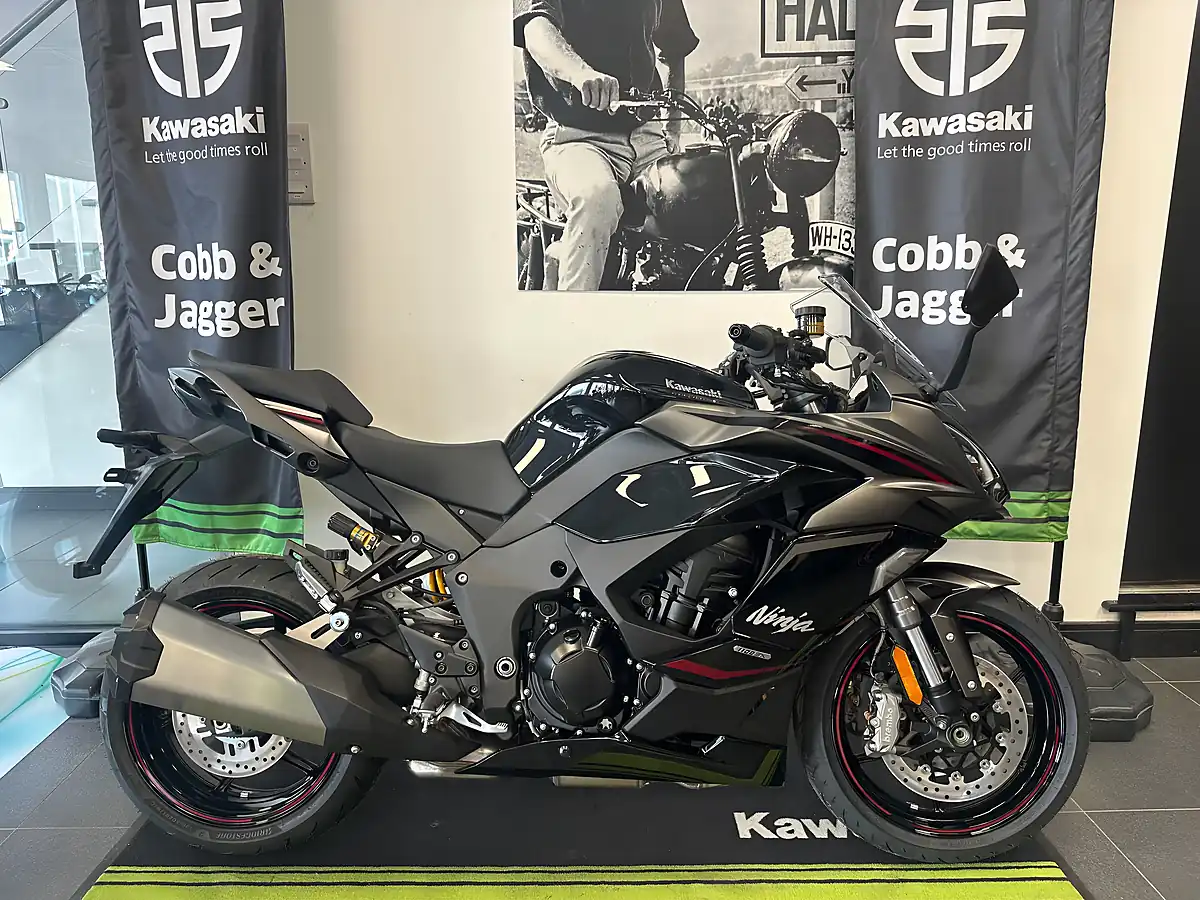 Used 2025 Kawasaki Ninja 1100 Sx Se Grey - Front View