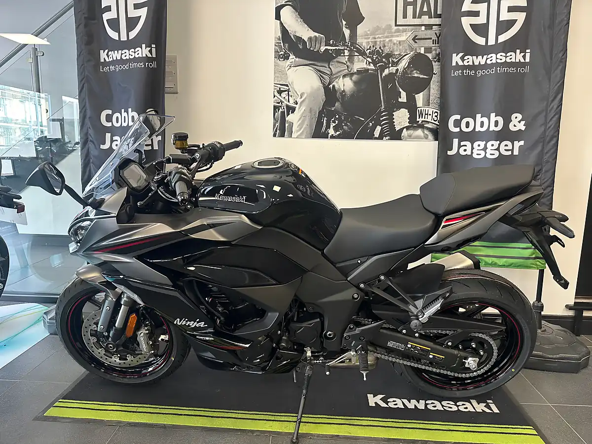 Used 2025 Kawasaki Ninja 1100 Sx Se Grey - Interior and Exterior details 11