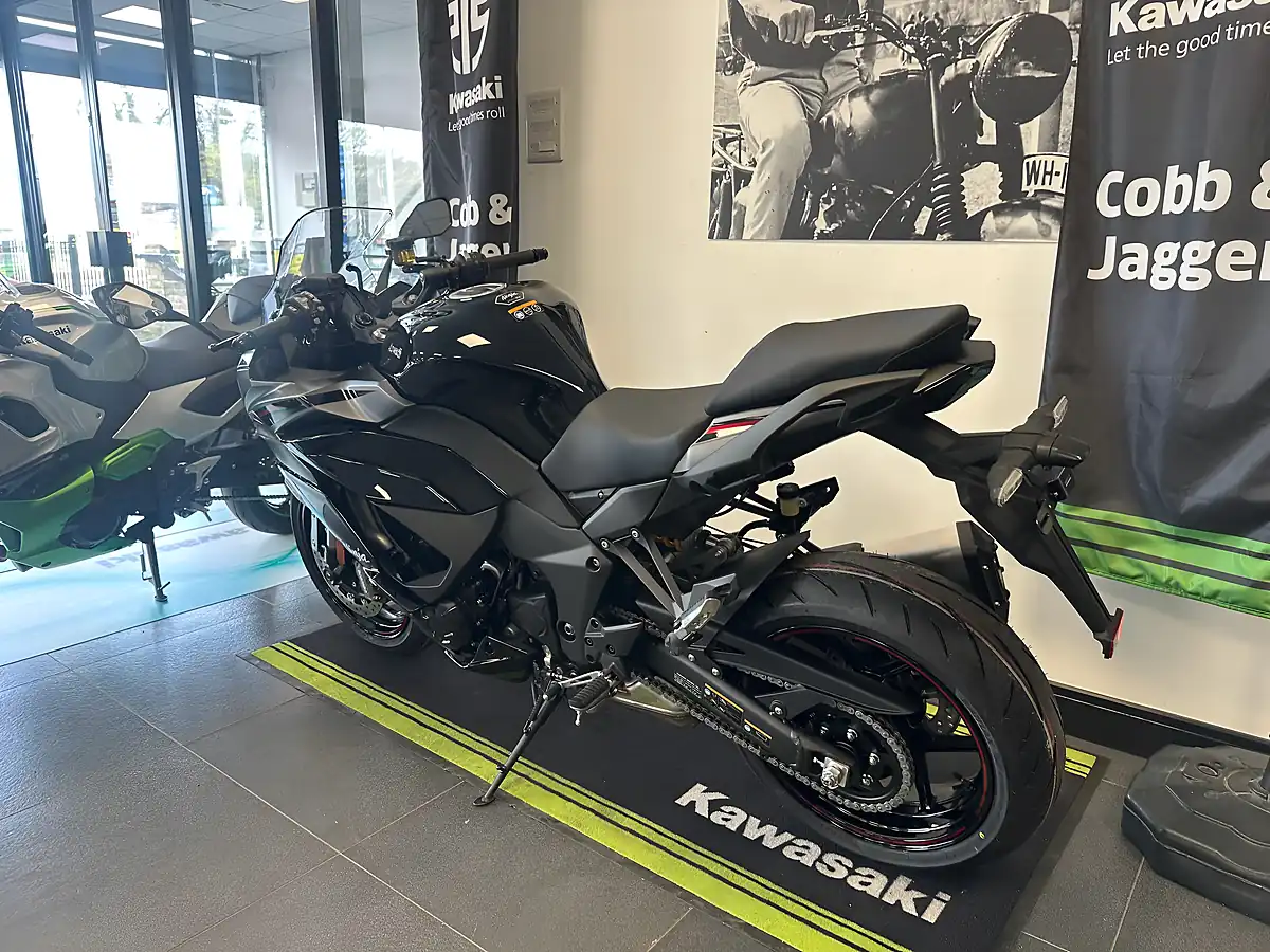 Used 2025 Kawasaki Ninja 1100 Sx Se Grey - Interior and Exterior details 19