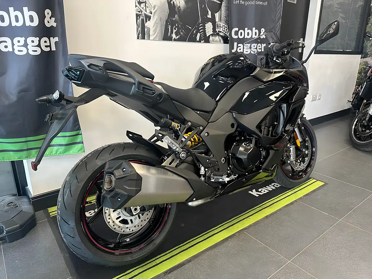 Used 2025 Kawasaki Ninja 1100 Sx Se Grey - Interior and Exterior details 2