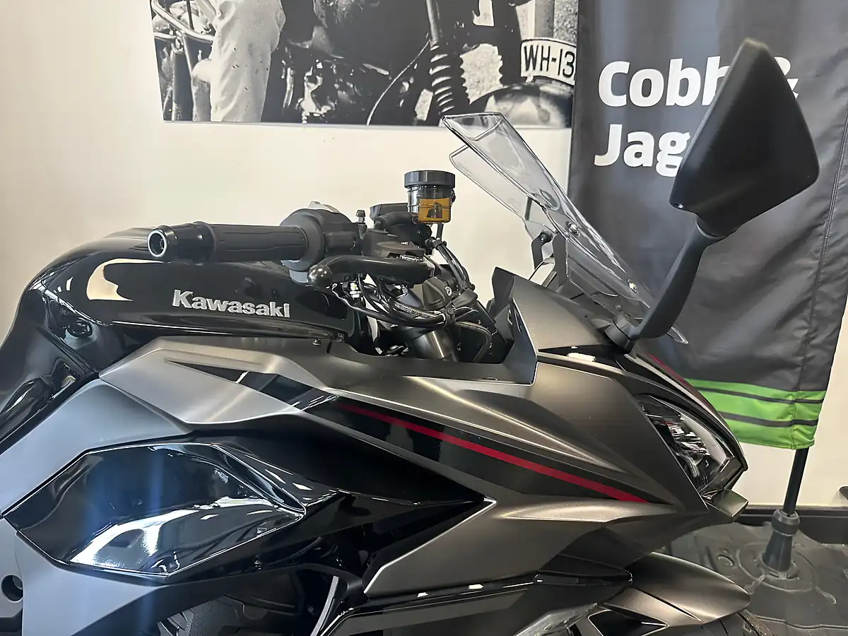 Used 2025 Kawasaki Ninja 1100 Sx Se Grey - Interior and Exterior details 7
