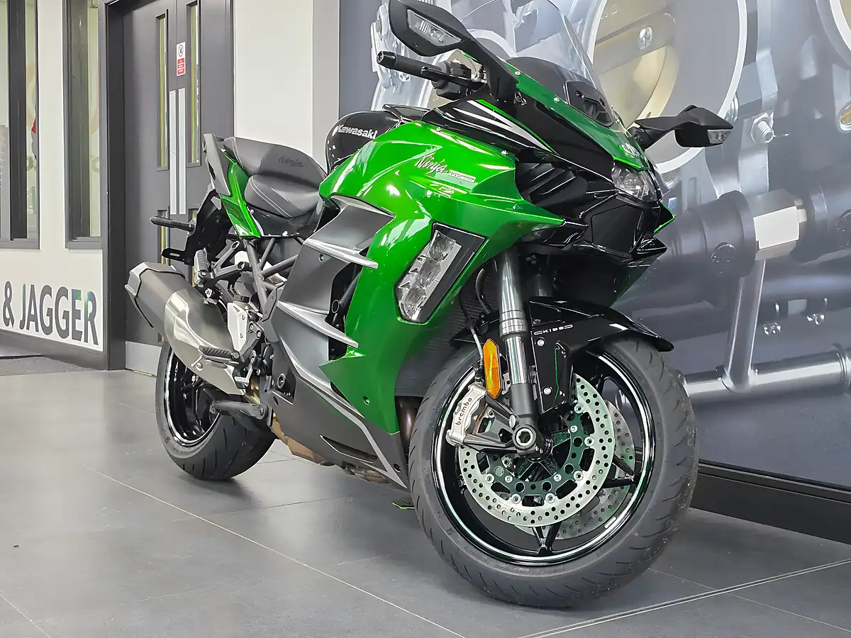Used 2025 Kawasaki Ninja H2 Sx Se Green - Interior and Exterior details 3
