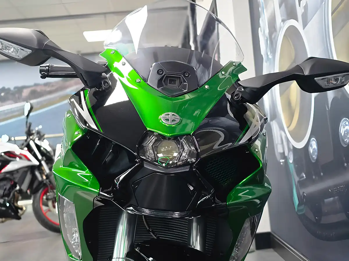 Used 2025 Kawasaki Ninja H2 Sx Se Green - Interior and Exterior details 7