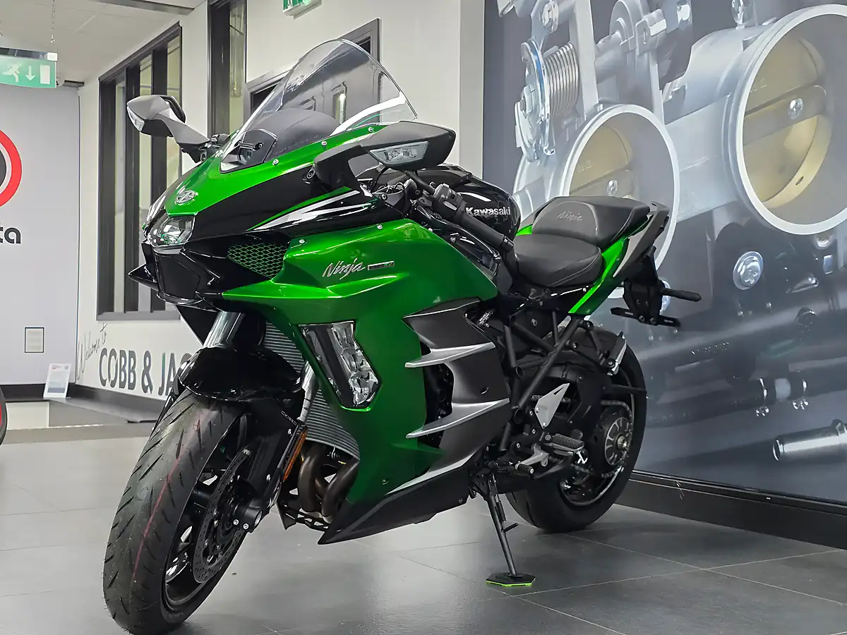 Used 2025 Kawasaki Ninja H2 Sx Se Green - Interior and Exterior details 9