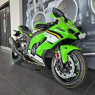 Used 2025 Kawasaki Ninja ZX-10R Super Sports Green - Interior and Exterior details 3