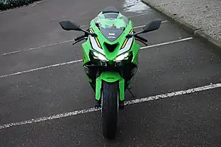 Used 2025 Kawasaki Ninja ZX-6R Ex-Demo Green/Black/White - Interior and Exterior details 4