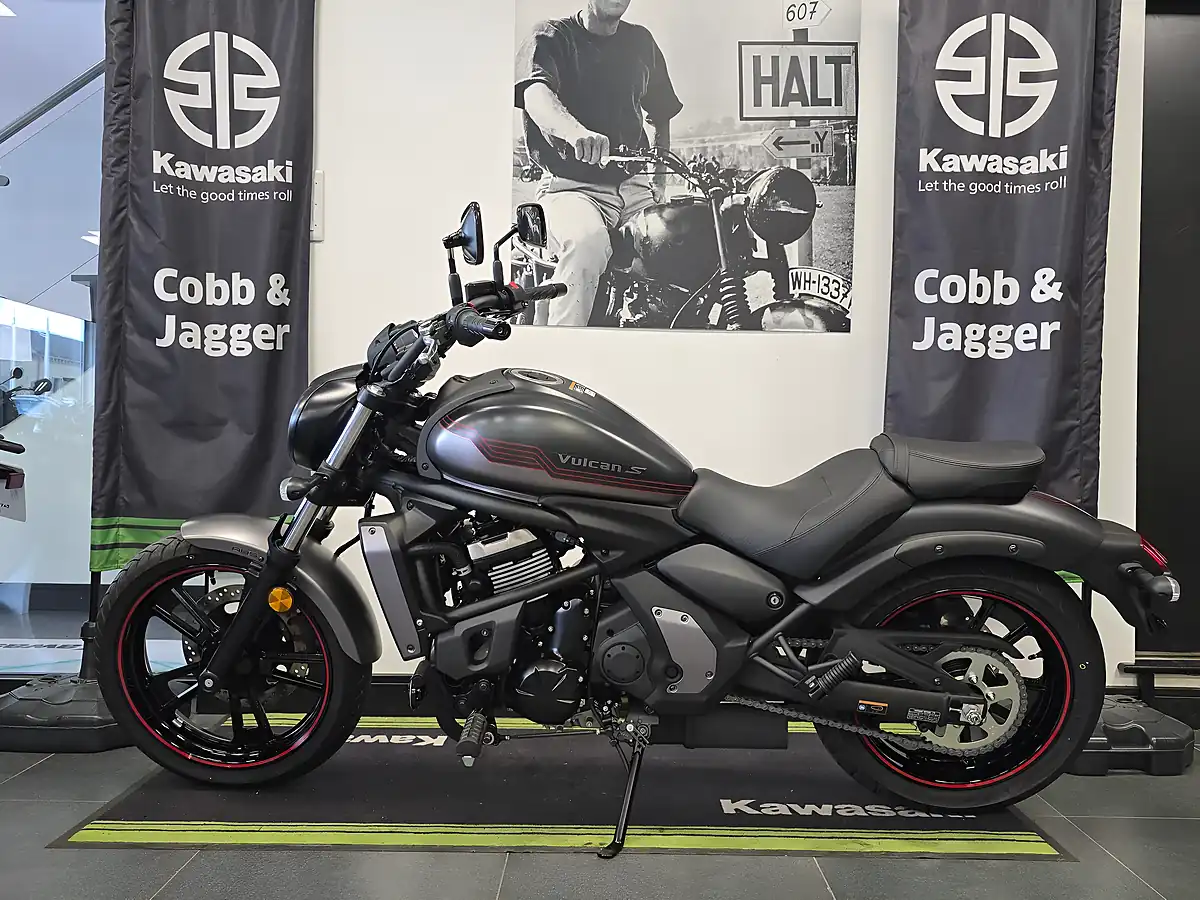 Used 2025 Kawasaki Vulcan S Black - Interior and Exterior details 10