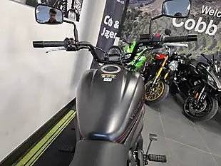 Used 2025 Kawasaki Vulcan S Black - Interior and Exterior details 15