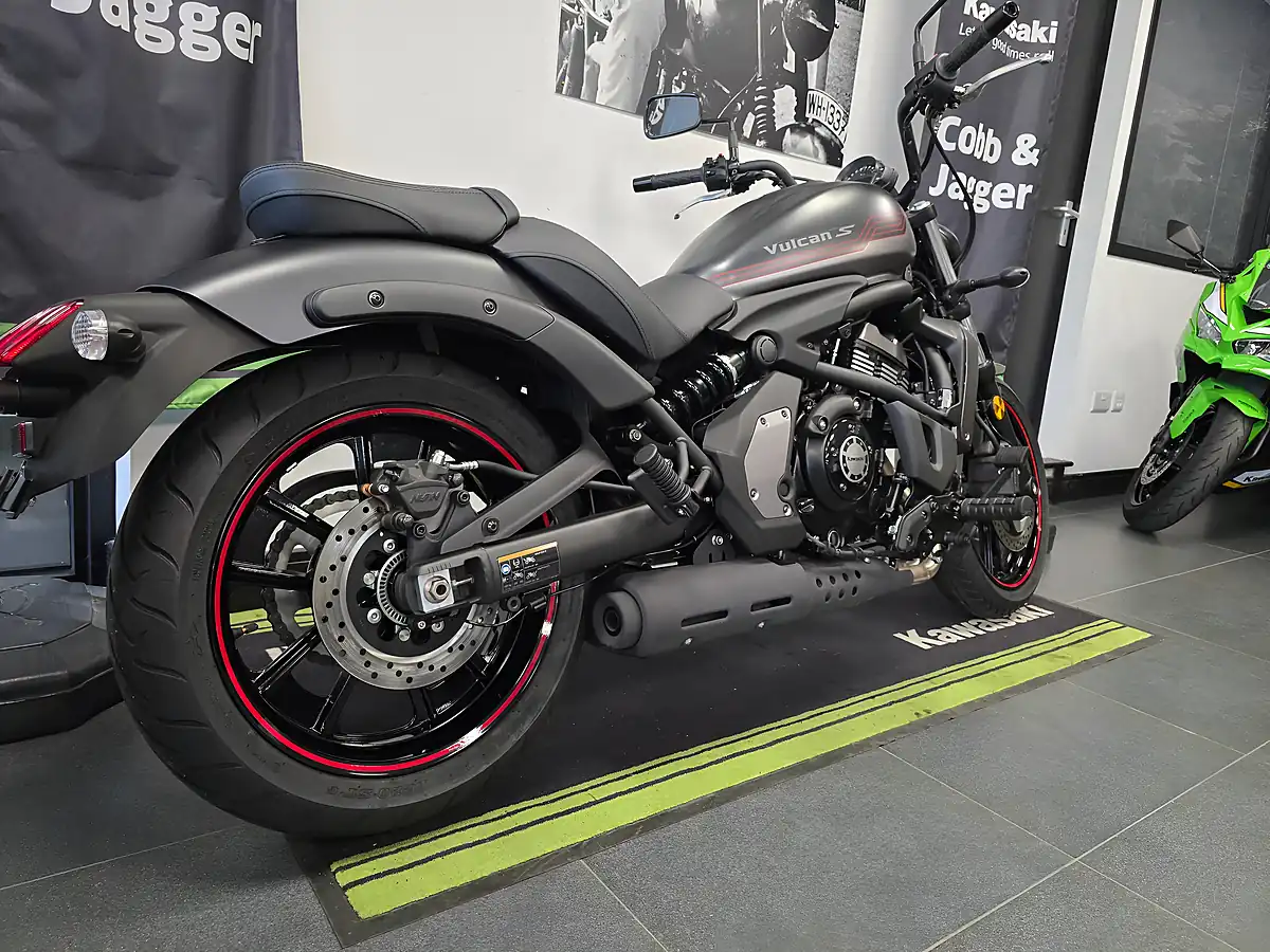Used 2025 Kawasaki Vulcan S Black - Interior and Exterior details 3
