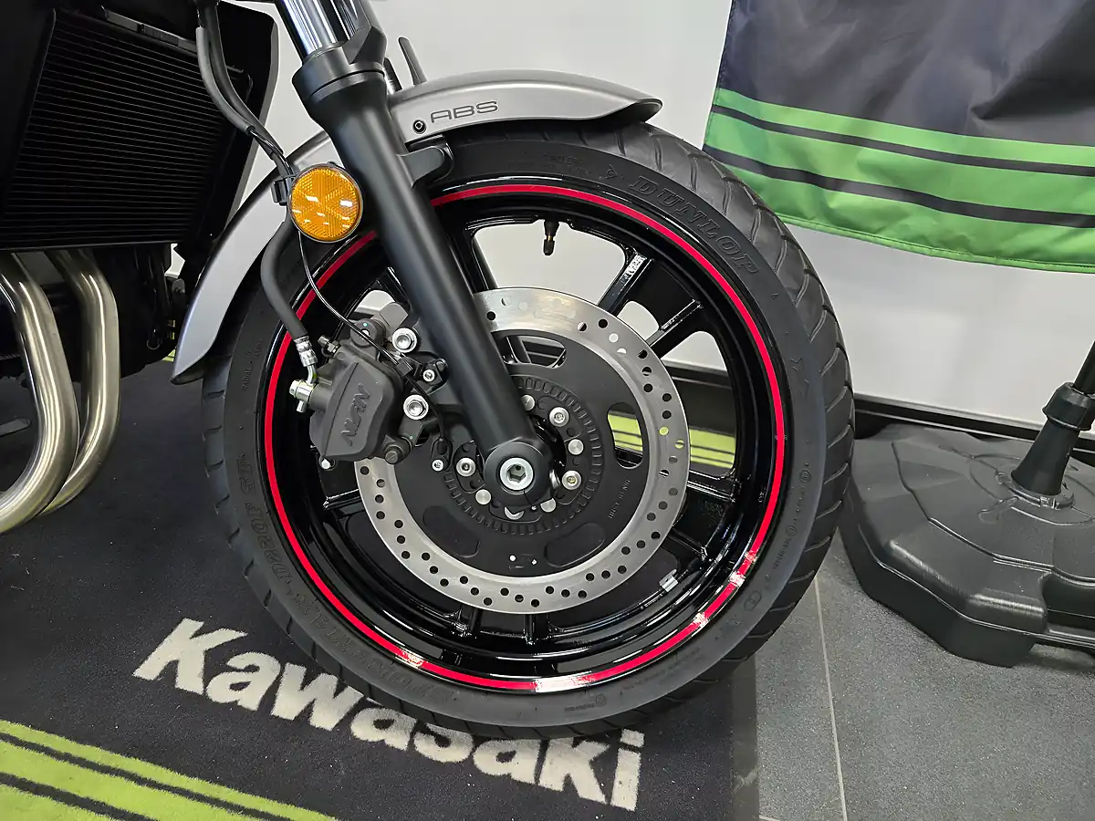 Used 2025 Kawasaki Vulcan S Black - Interior and Exterior details 4