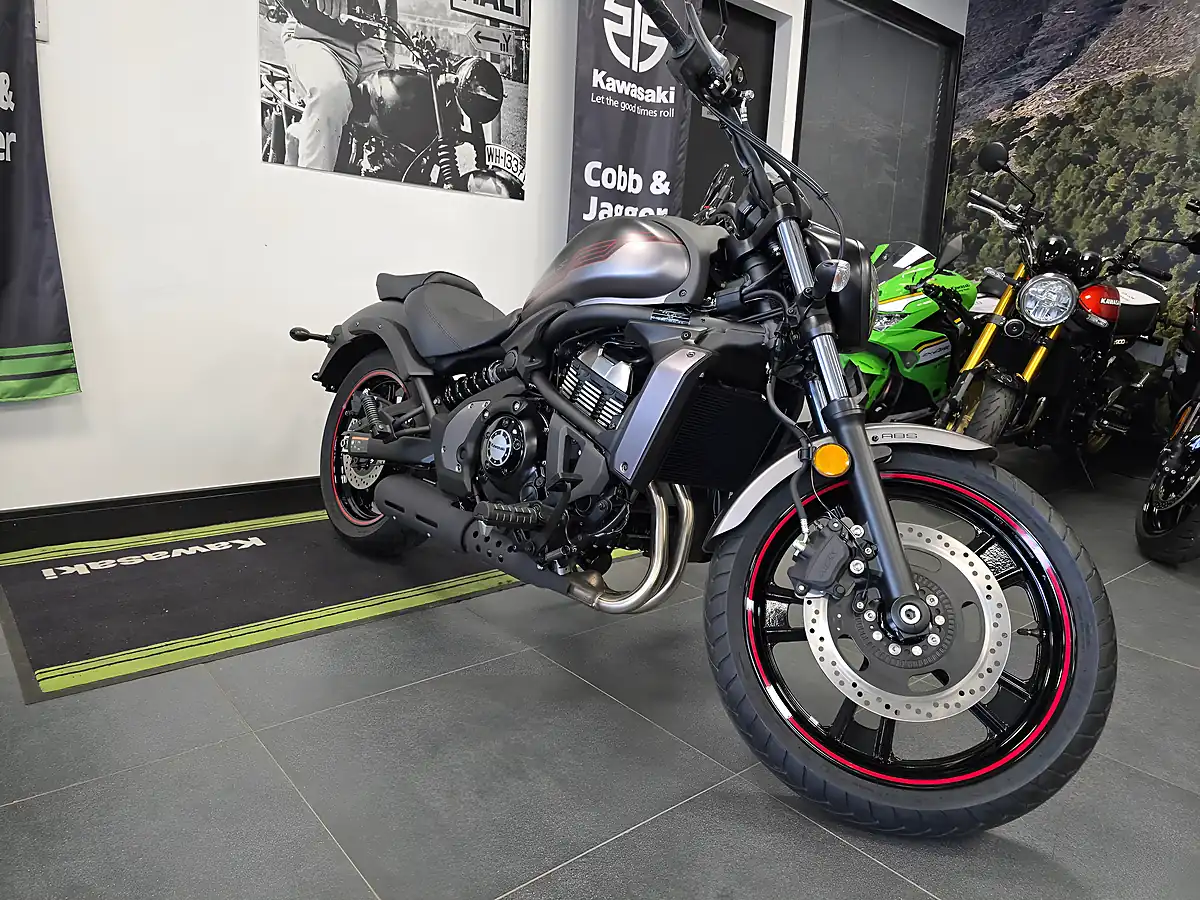 Used 2025 Kawasaki Vulcan S Black - Interior and Exterior details 8