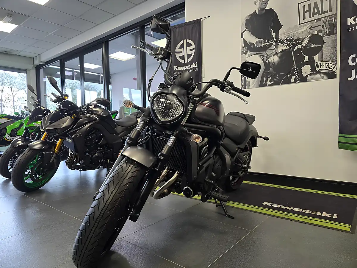 Used 2025 Kawasaki Vulcan S Black - Interior and Exterior details 9