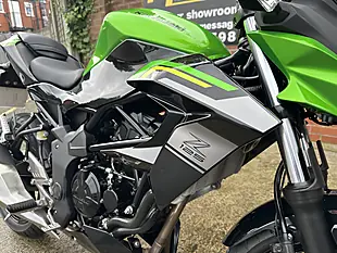 Used 2025 Kawasaki Z125 Br Green - Interior and Exterior details 11