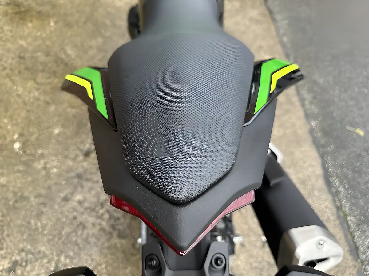 Used 2025 Kawasaki Z125 Br Green - Interior and Exterior details 4