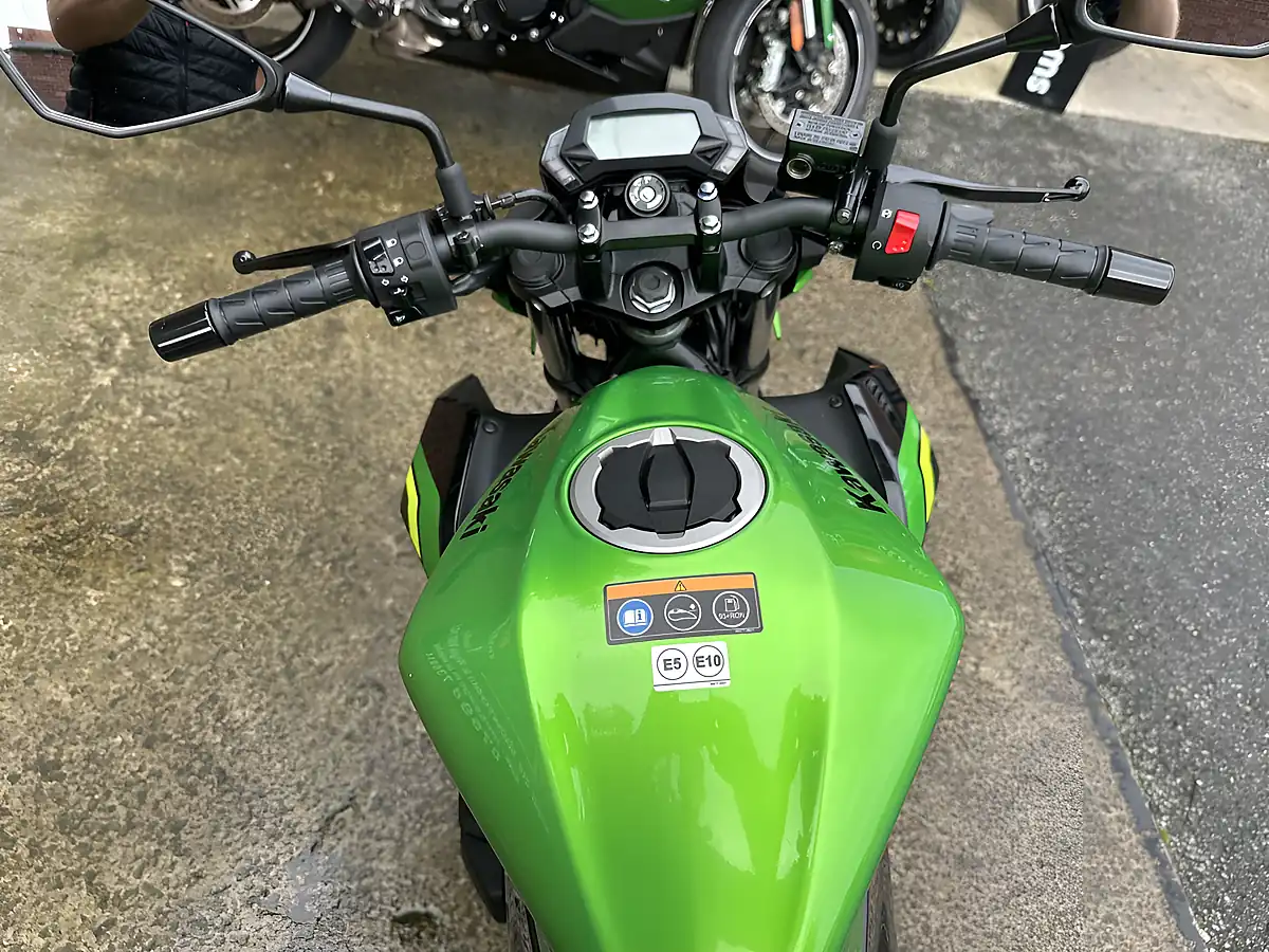 Used 2025 Kawasaki Z125 Br Green - Interior and Exterior details 5