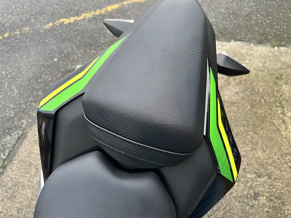 Used 2025 Kawasaki Z125 Br Green - Interior and Exterior details 6