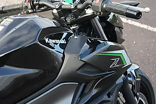 Used 2025 Kawasaki Z500 Black/Grey - Interior and Exterior details 13