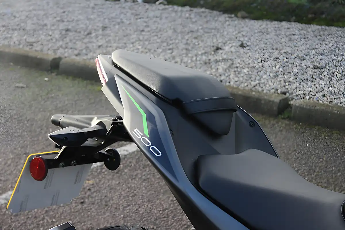 Used 2025 Kawasaki Z500 Black/Grey - Interior and Exterior details 15