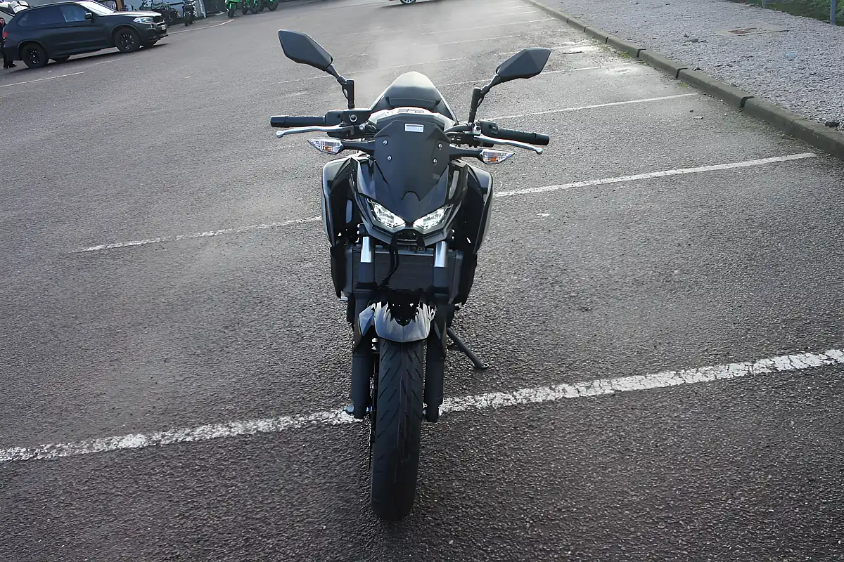 Used 2025 Kawasaki Z500 Black/Grey - Interior and Exterior details 5