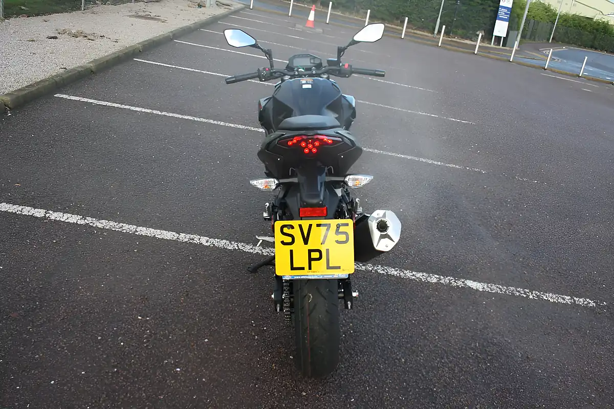 Used 2025 Kawasaki Z500 Black/Grey - Interior and Exterior details 9
