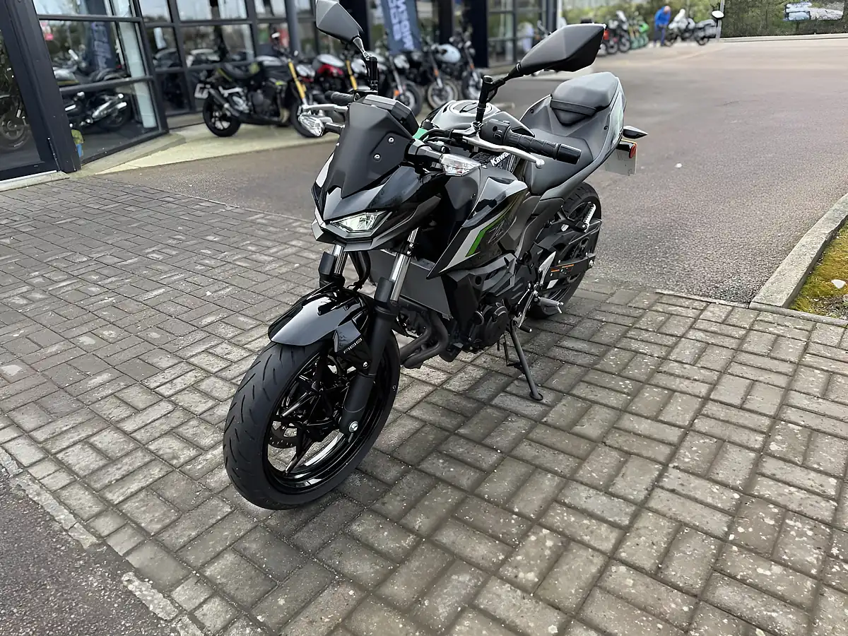 Used 2025 Kawasaki Z500 S Black/Grey - Interior and Exterior details 5
