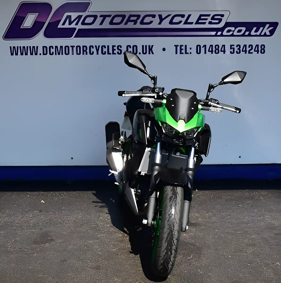 Used 2025 Kawasaki Z500 Se Green - Interior and Exterior details 3