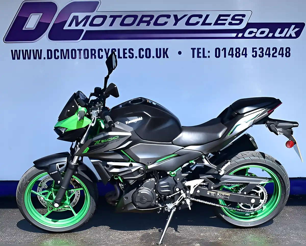 Used 2025 Kawasaki Z500 Se Green - Interior and Exterior details 5