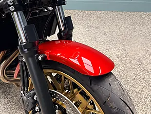 Used 2025 Kawasaki Z650RS Modern Classic Red - Interior and Exterior details 11