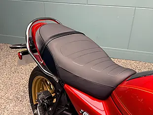 Used 2025 Kawasaki Z650RS Modern Classic Red - Interior and Exterior details 13