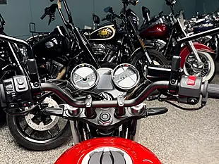 Used 2025 Kawasaki Z650RS Modern Classic Red - Interior and Exterior details 15
