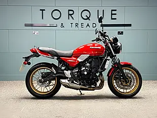 Used 2025 Kawasaki Z650RS Modern Classic Red - Interior and Exterior details 2