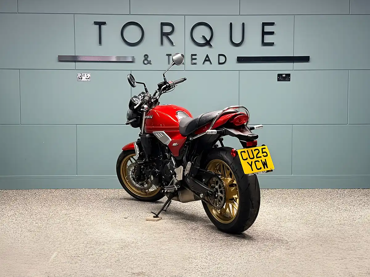 Used 2025 Kawasaki Z650RS Modern Classic Red - Interior and Exterior details 6