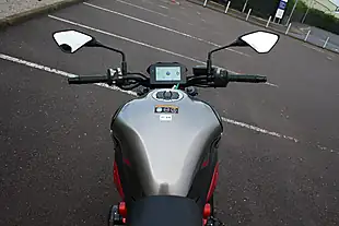 Used 2025 Kawasaki Z900 Grey/Silver/Red - Interior and Exterior details 11