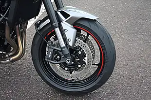 Used 2025 Kawasaki Z900 Grey/Silver/Red - Interior and Exterior details 15
