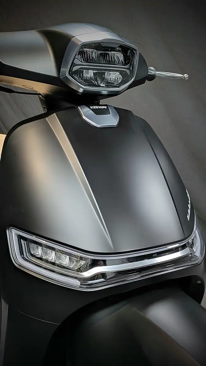 Used 2025 Keeway Versilia Black - Interior and Exterior details 12