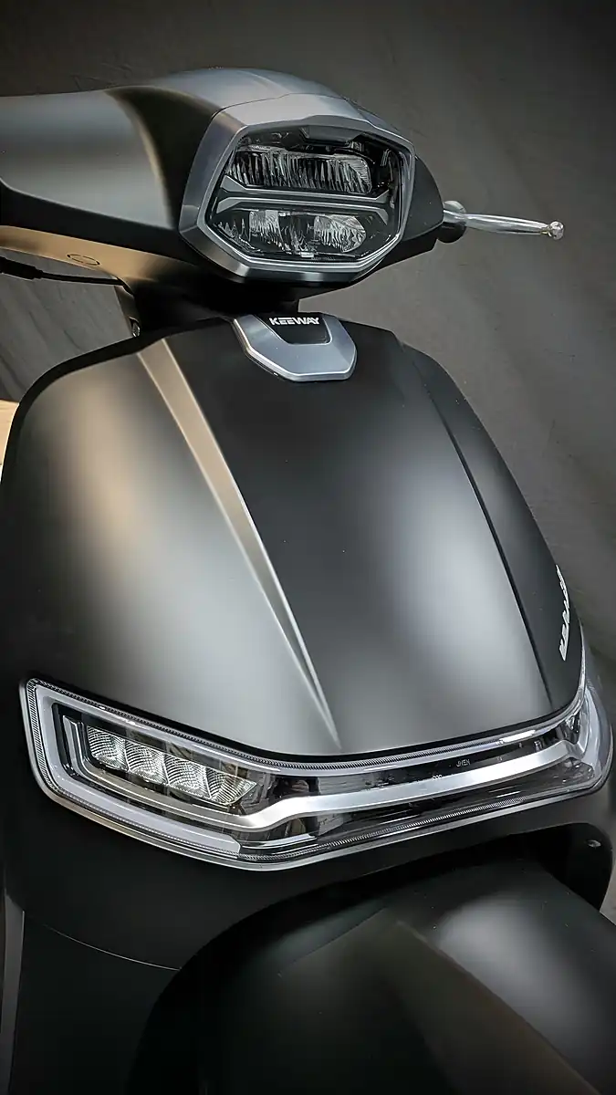 Used 2025 Keeway Versilia Black - Interior and Exterior details 12