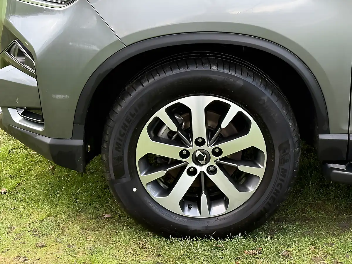 Used 2025 KGM Rexton K40 Grey - Interior and Exterior details 12