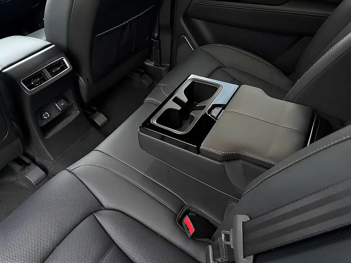Used 2025 KGM Rexton K40 Grey - Interior and Exterior details 18