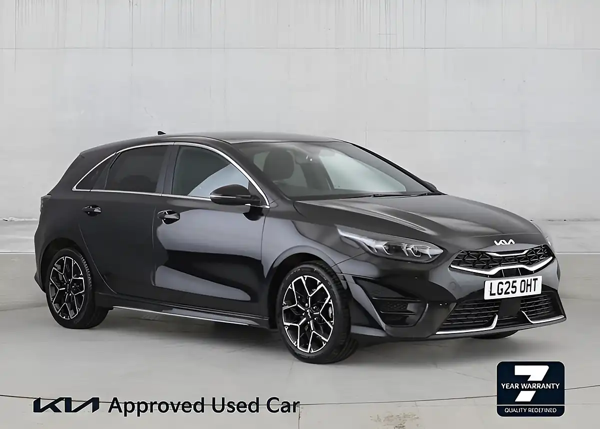 Used 2025 Kia Ceed GT-Line Black - Front View