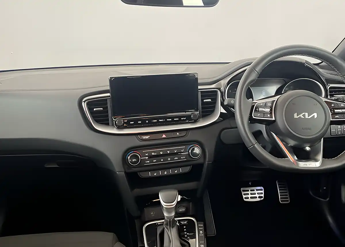 Used 2025 Kia Ceed GT-Line Black - Interior and Exterior details 9