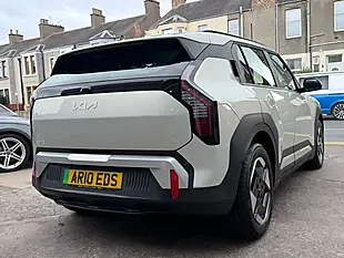 Used 2025 Kia EV3 Air Silver - Interior and Exterior details 10