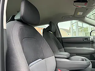 Used 2025 Kia EV3 Air Silver - Interior and Exterior details 12