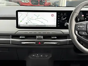 Used 2025 Kia EV3 Air Silver - Interior and Exterior details 17