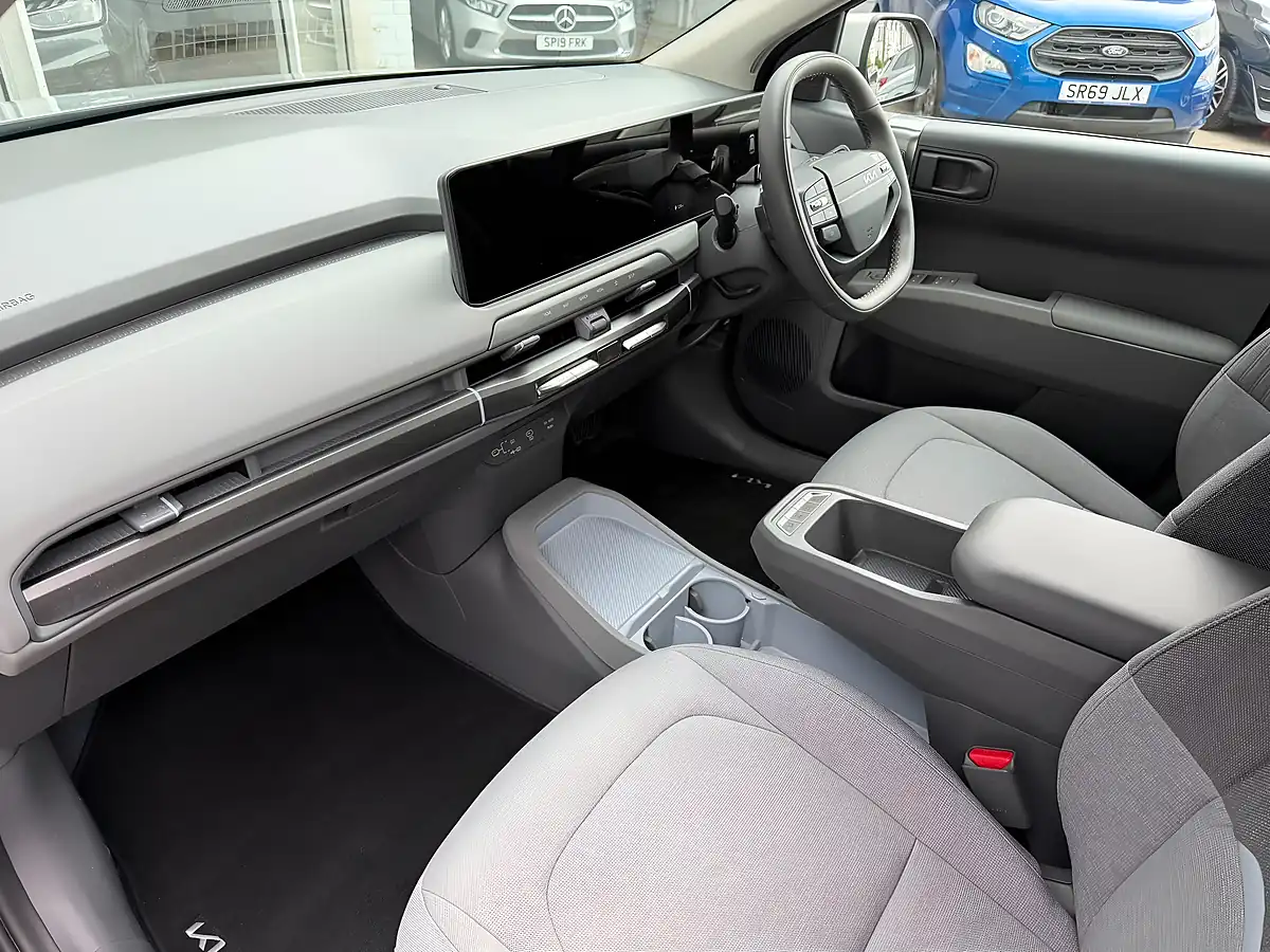Used 2025 Kia EV3 Air Silver - Interior and Exterior details 19