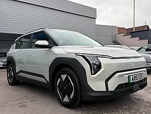Used 2025 Kia EV3 Air Silver - Interior and Exterior details 2